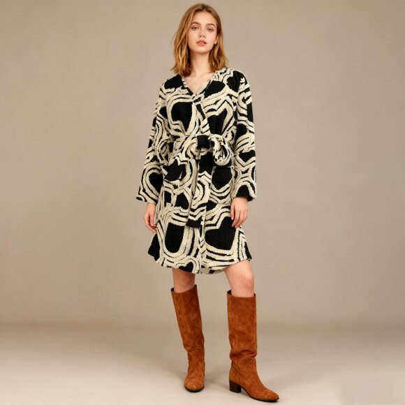 NWOT Farm Rio Wool Blend Wild Hearts Tie-Belt Fleece Coat Size L Black White